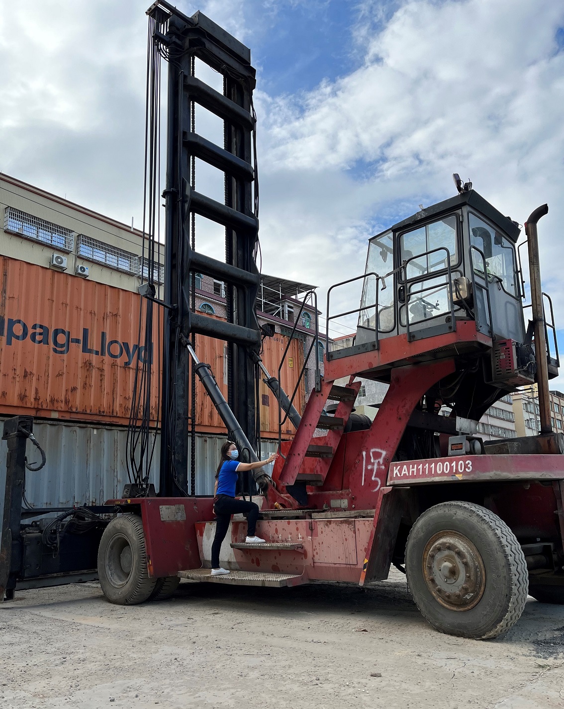 4.堆高機.jpg 4.堆高機.jpg